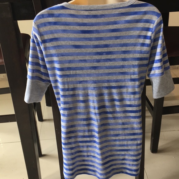 Calvin Klein v-neck Striped cute top! - Picture 3 of 3